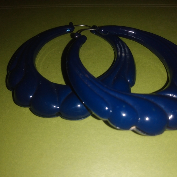 Earrings - Picture 3 of 3